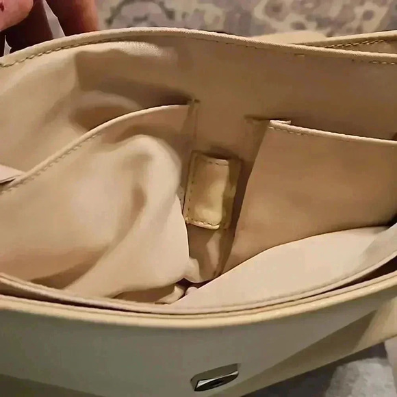 Liz Clarborne Pocketbook - Picture 8 of 12